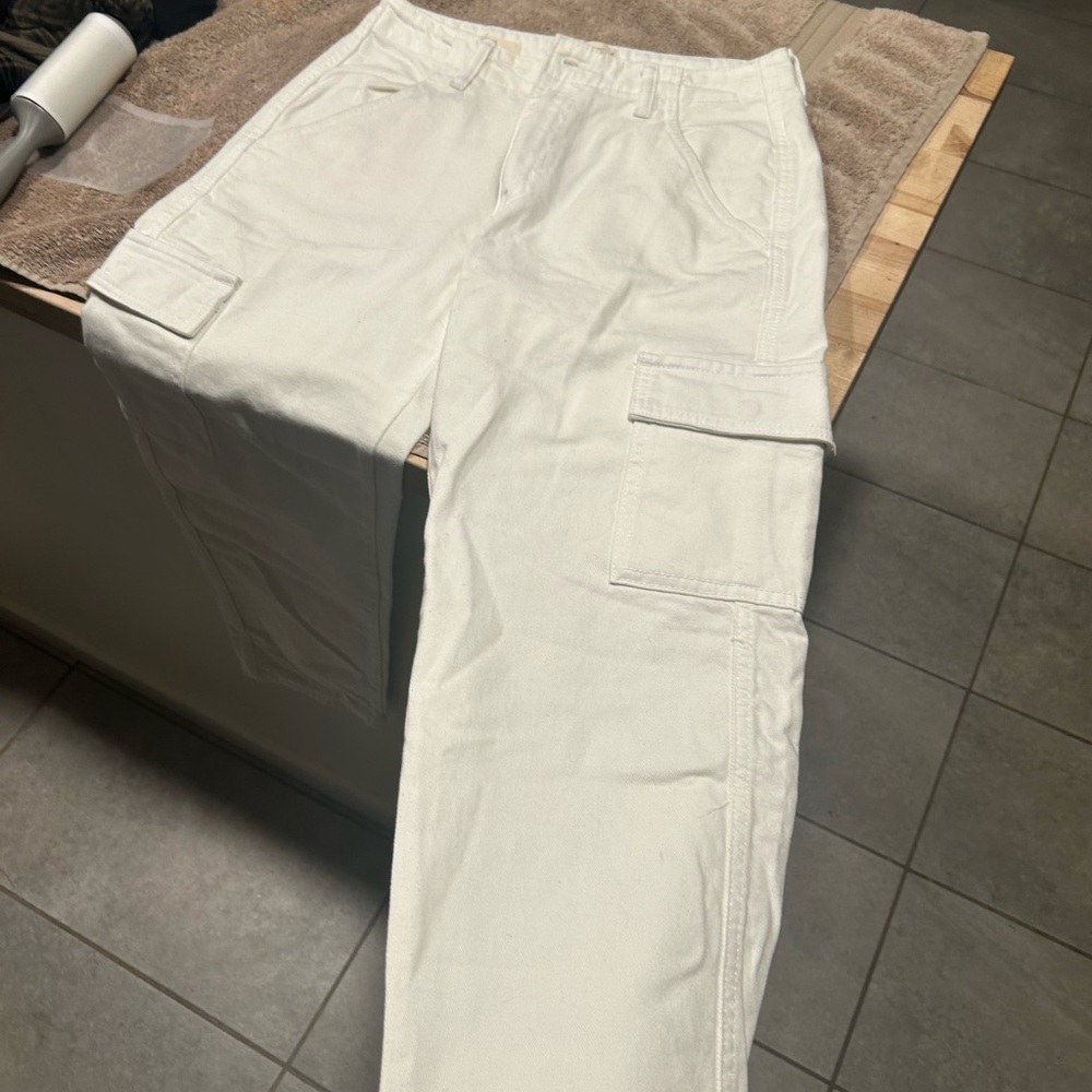 Universal Thread Womens White Cargo Pants 6 regular